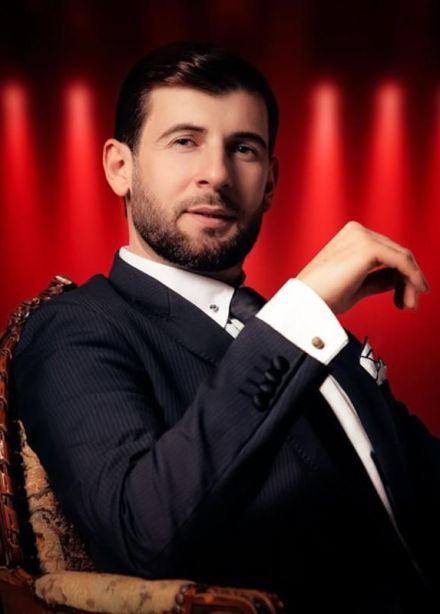 Азамат Биштов